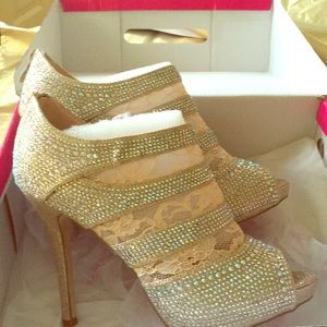 Brand new Dream Pairs stilettos